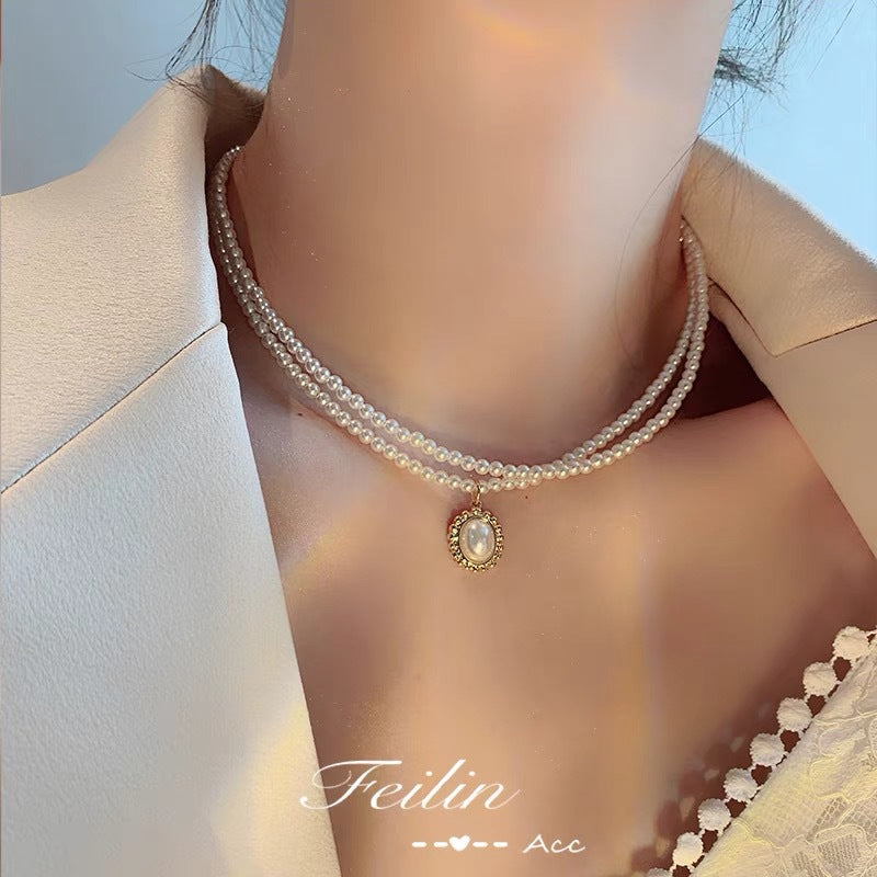 Women's Style Elegance Retro Ornament Designer Model Necklaces