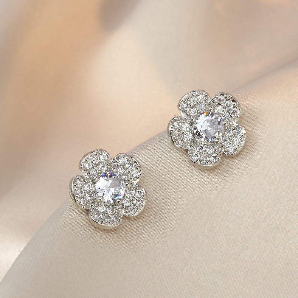 Colliers de luxe légers en forme de fleur de Zircon, intérêt spécial