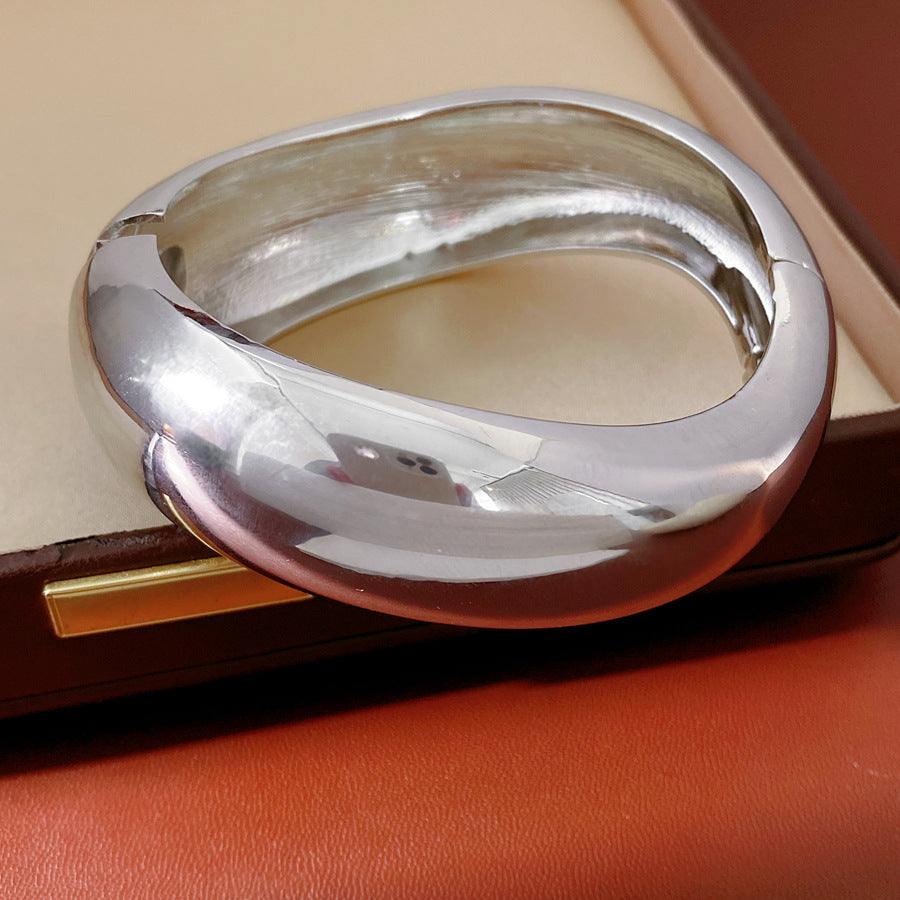 High-grade Irregular Open-ended Personality Design Exaggerated Bracelet