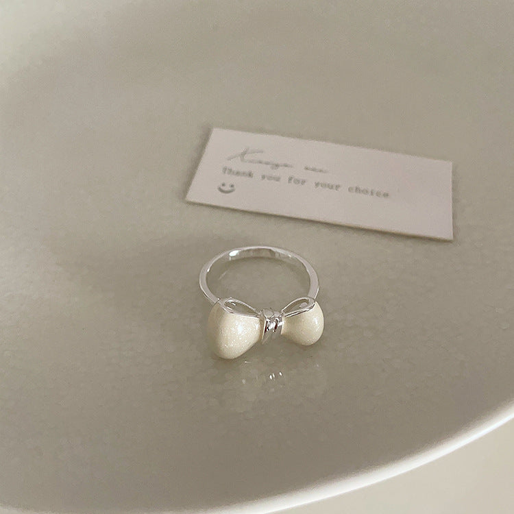 Offene weibliche Design-Sinn-Nischen-Retro-Ringe