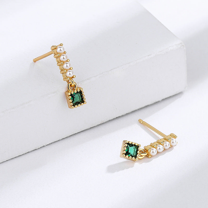 Women's Style High-grade Small Delicate Pearl Retro Emerald For Simple Earrings
