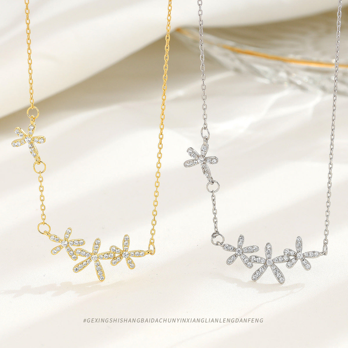 Women's Temperamental Minority High-grade Ornament Light Luxury Necklaces