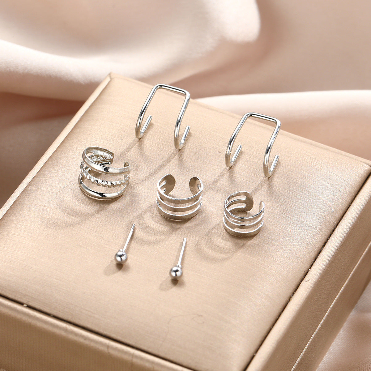 Women's Creative Simple Clips Suit Fashion Trending Ear Clip