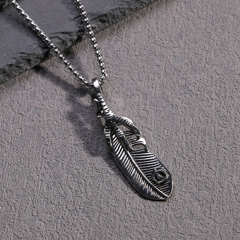 Colliers rétro avec pendentif Dragon croix en acier titane