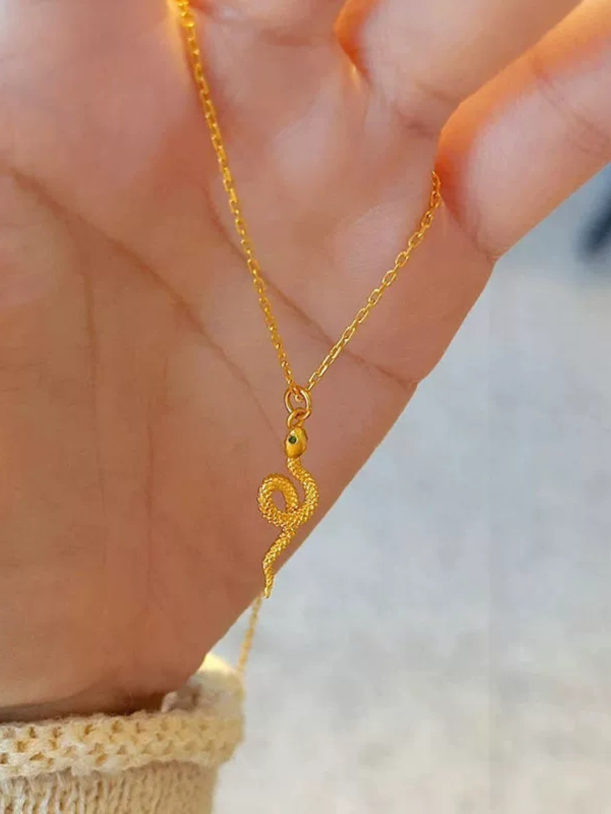 Women's Simple White Snake-shaped Gold Clavicle Chain Necklaces