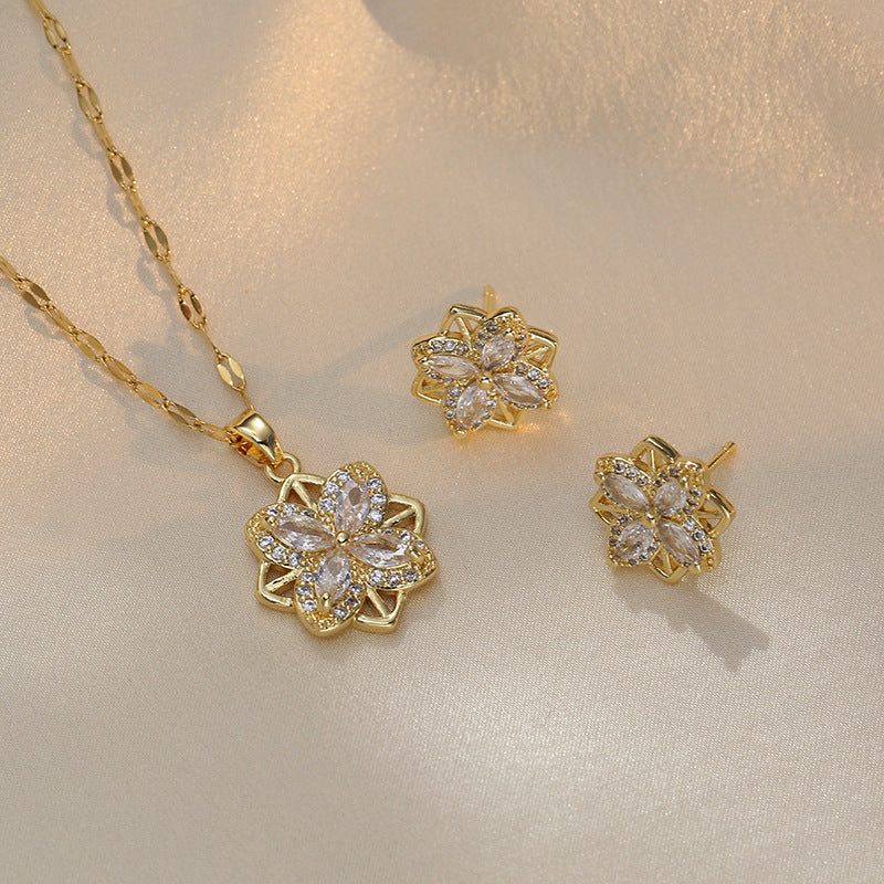 Women's Special Interest Light Luxury Design Pendant Elegant Necklaces