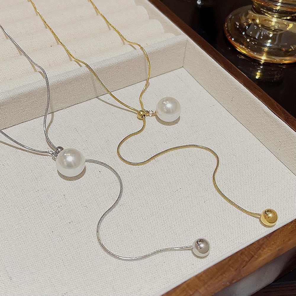 Colliers minoritaires de haute qualité avec ornement de luxe léger en perles pour femmes