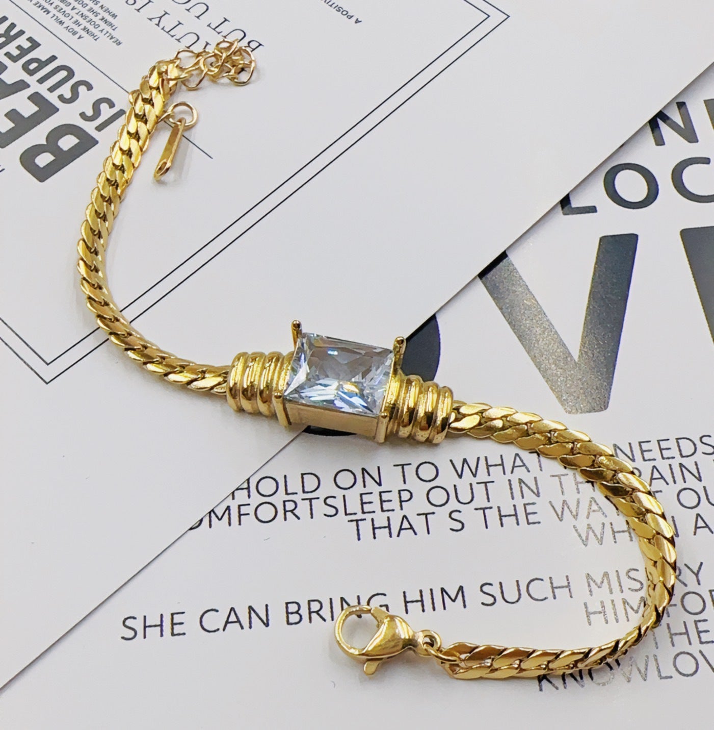 Damen-Armbänder aus Stahl und Metall mit Edelstein-Kombination, leicht, luxuriös, für den Sommer