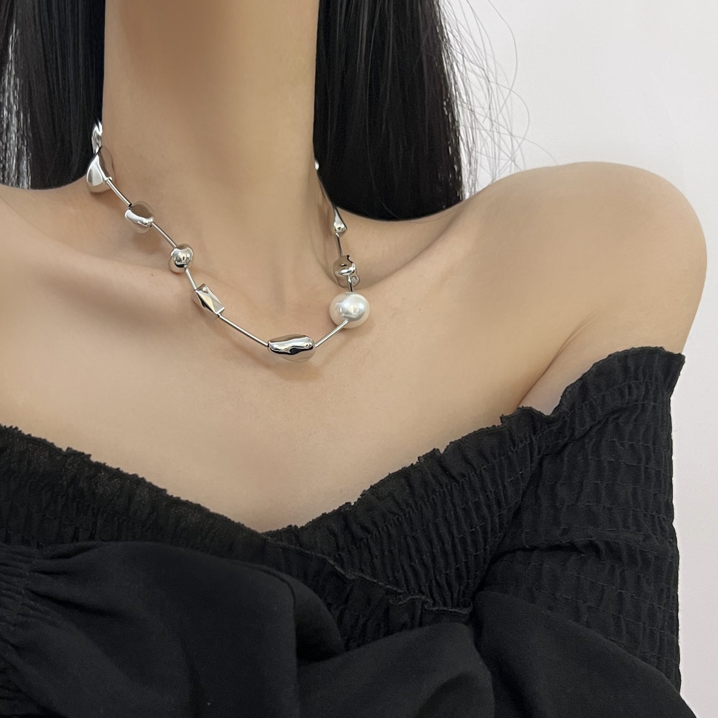 Geometric Brushed Metal Pearl Fashion Temperament Clavicle Necklaces
