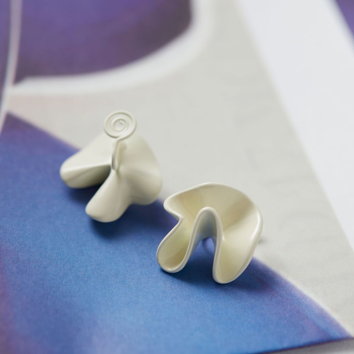 Past Niche Royal Ear Design Versatile Earrings