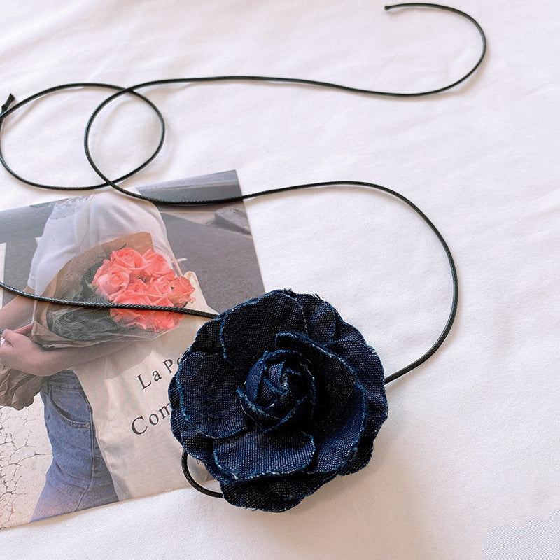 Colliers de luxe en forme de fleur de Rose enchanteresse pour femmes, chaîne de clavicule légère