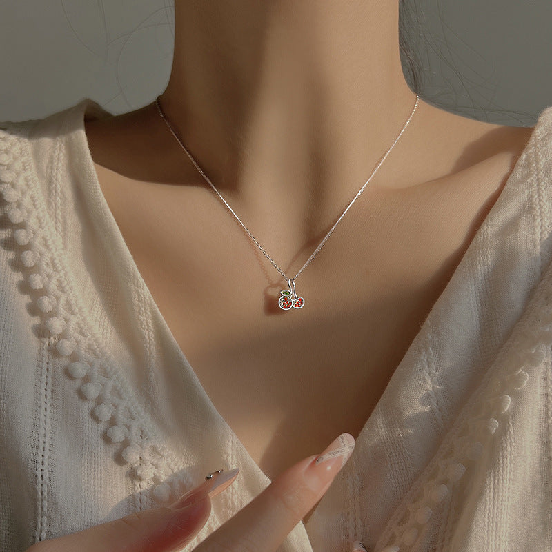 Colliers doux et élégants, cerise rouge, grâce raffinée