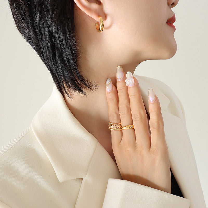 Women's Personalized Elegant Light Luxury Inlaid Zircon Shaped Titanium Earrings
