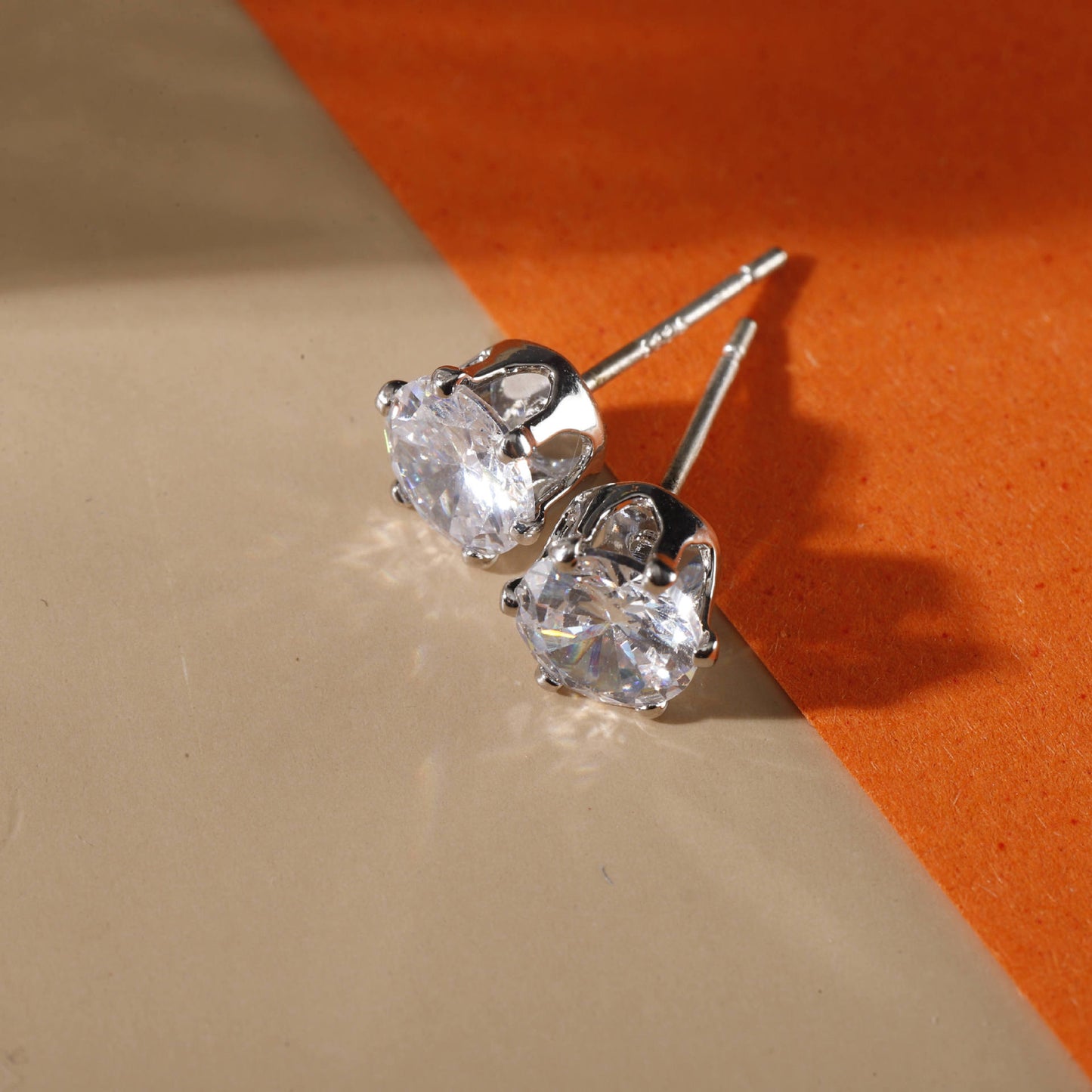 Boucles d'oreilles rondes simples à double texture rétro en zircon