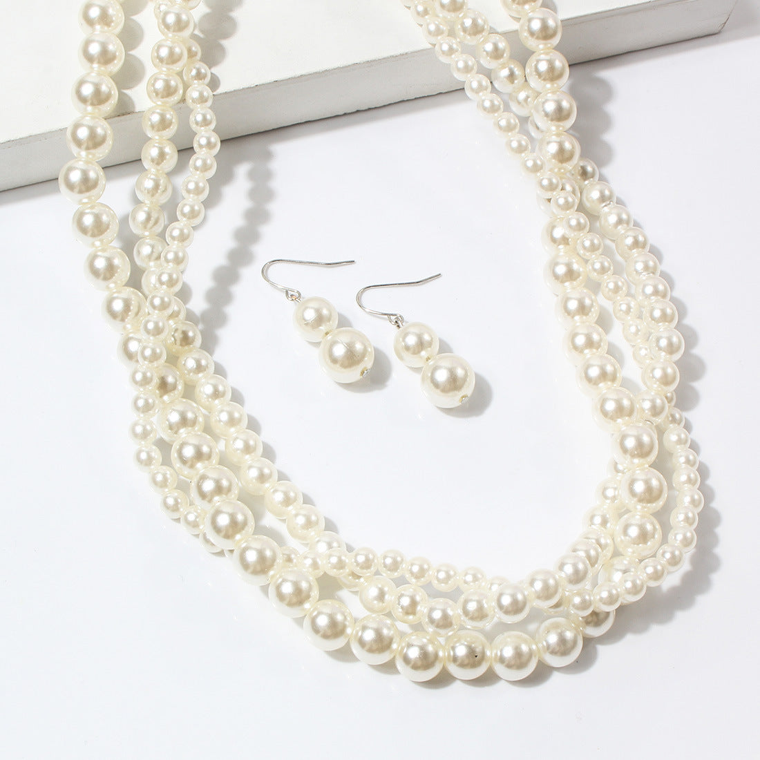 Bijoux en perles de perles, colliers simples et élégants