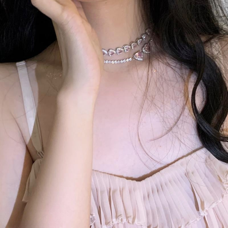 Les fans de luxe simples et légers adorent les colliers complets avec chaîne de clavicule