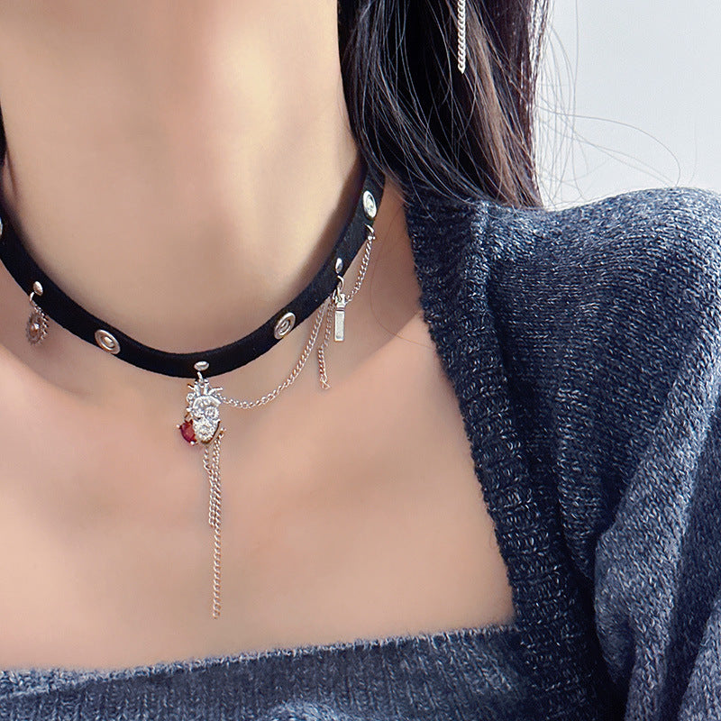 Hot Wind Thorn Rose Leather Niche Design Necklaces