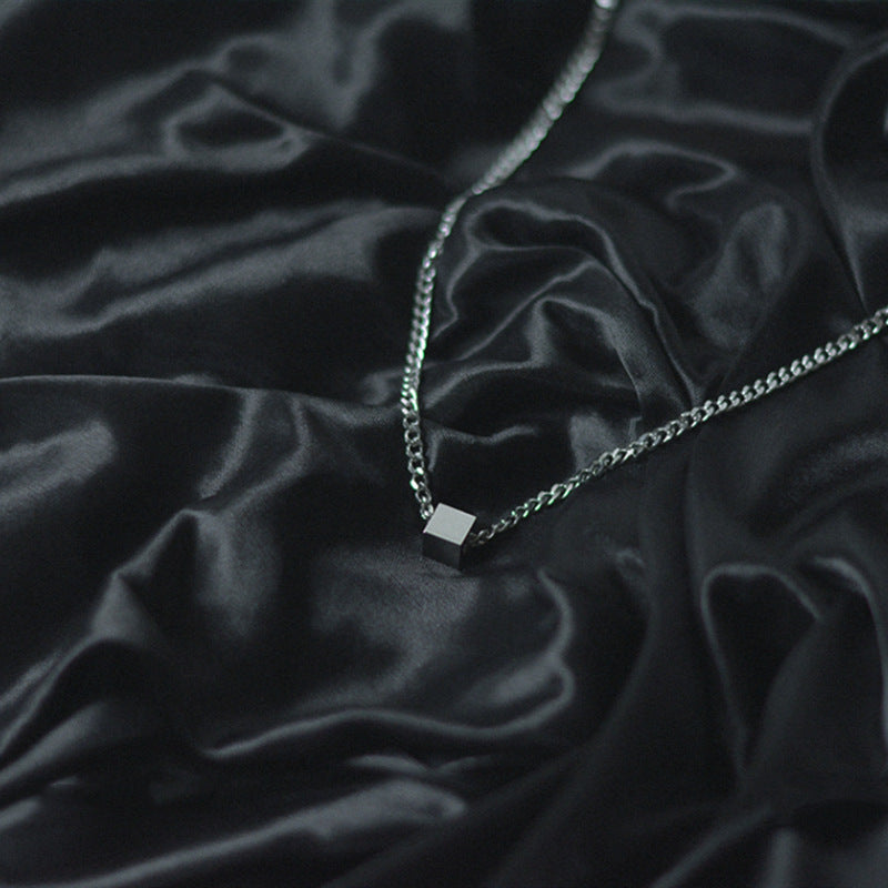 Chaîne de clavicule, colliers tendance en acier titane, Style minoritaire