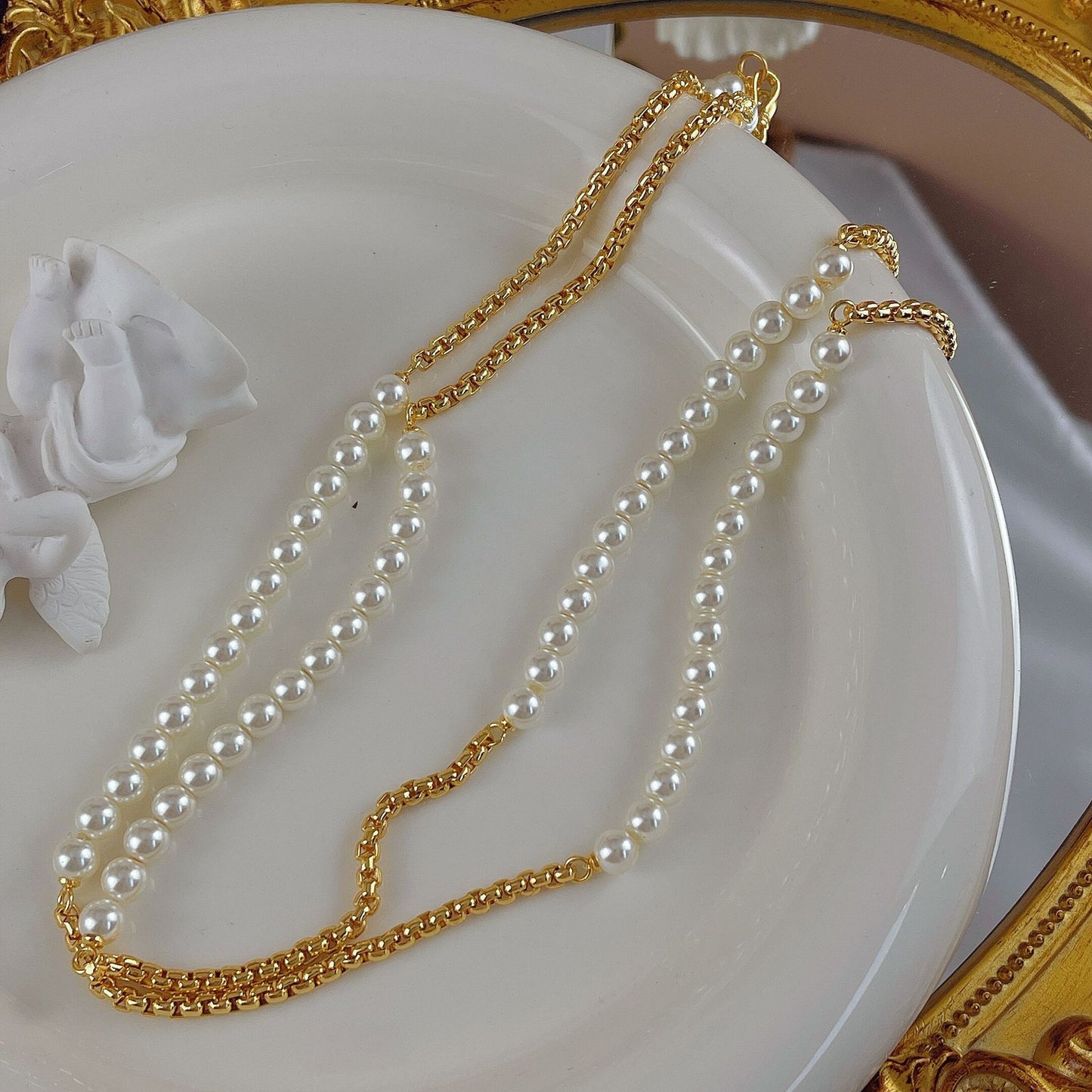 Colliers féminins à couture de perles avec boucle en métal Lux