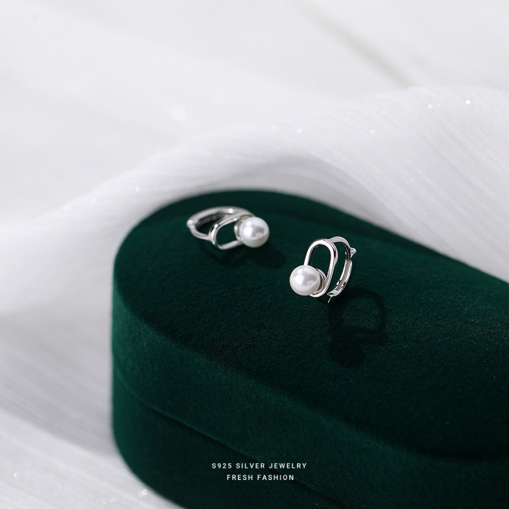Women's Lux Simple Pearl Ear Clip Shell Earrings