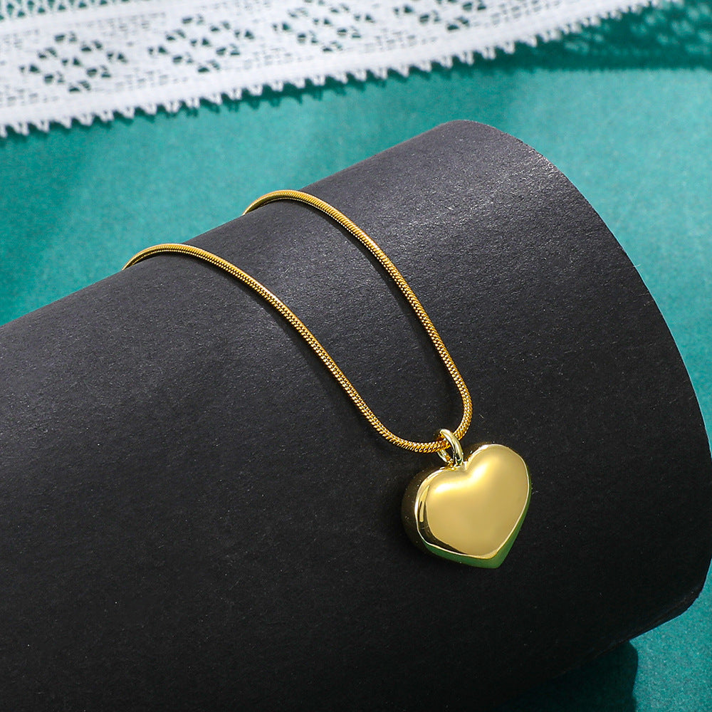 Women's Affordable Luxury Fashion Design Heart-shaped Sweater Necklaces
