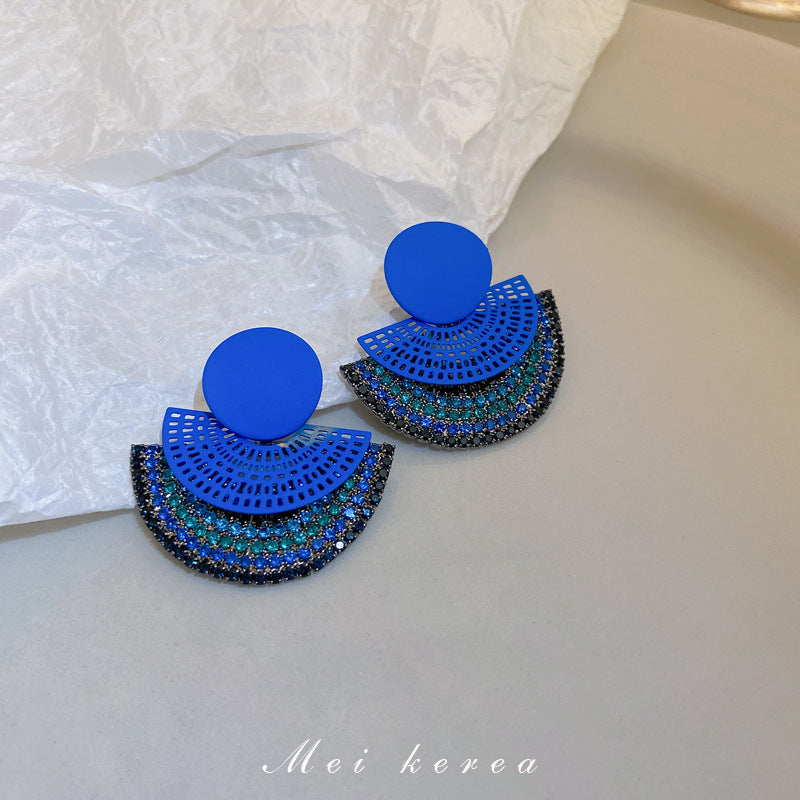 Retro Elegant Fan Pattern Hollow Jeweled Earrings