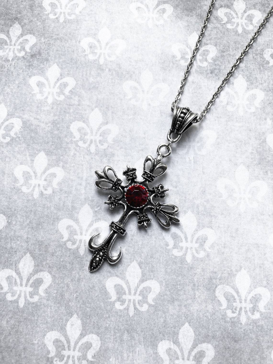Colliers Vintage Ruby Cross gothique foncé élégant