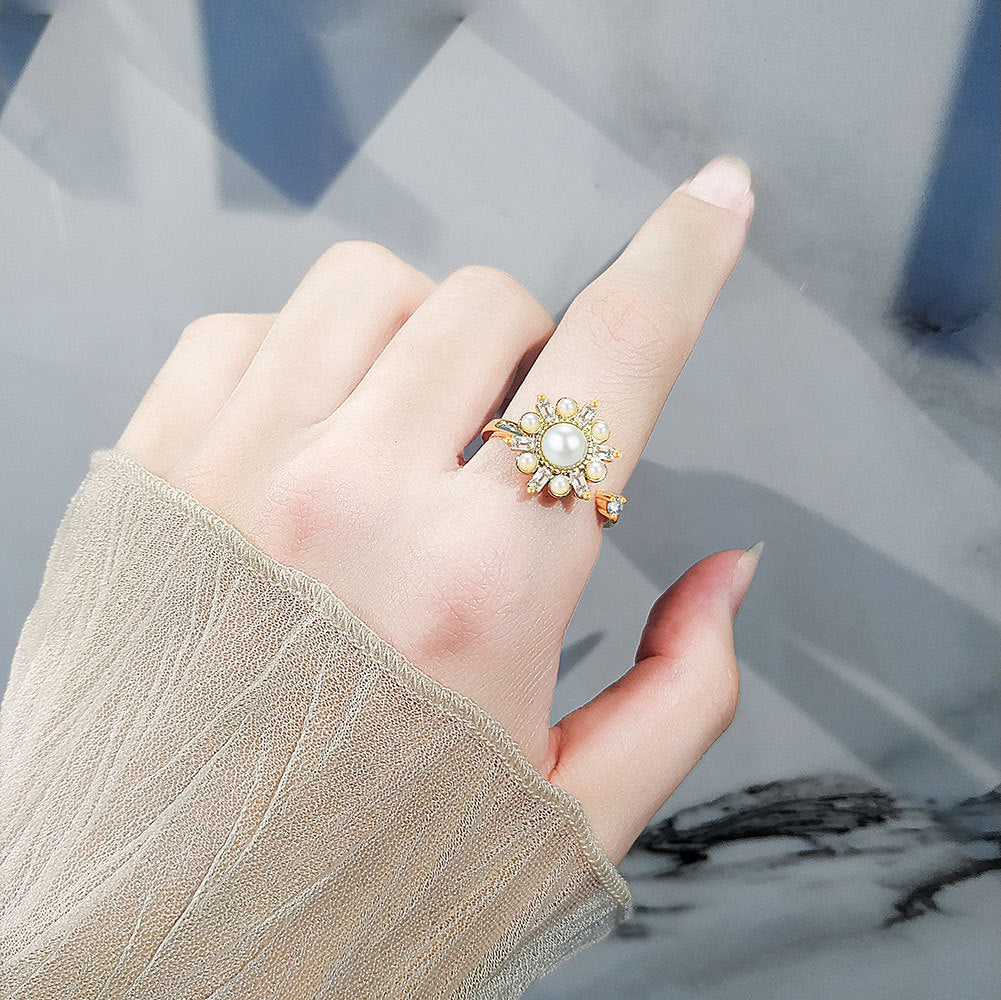 Niche Design Vintage Pearl Palace Style Rings