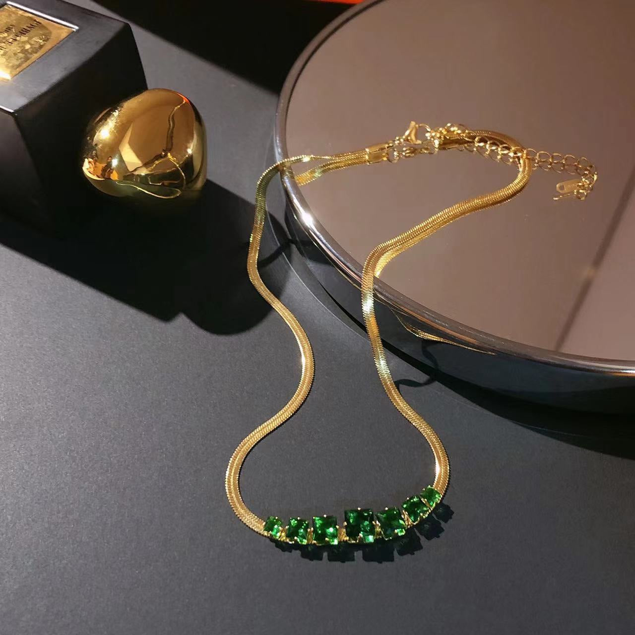 Women's Vintage Emerald Zircon Snake Bones Chain Fashionable Temperamental Necklaces