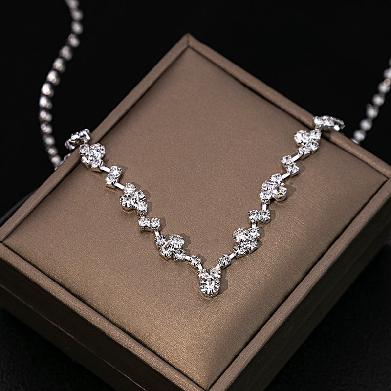Colliers d'accessoires de mariée avec pompon goutte d'eau entièrement en diamant