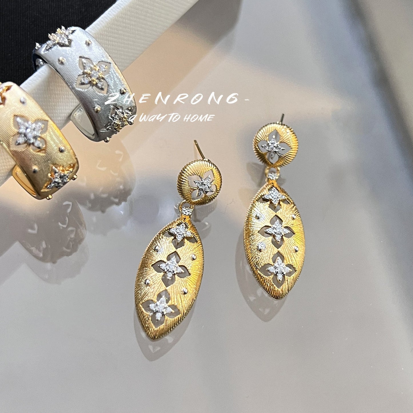Women's Brushed Palace Style Gold Craft Cloth Real Rings