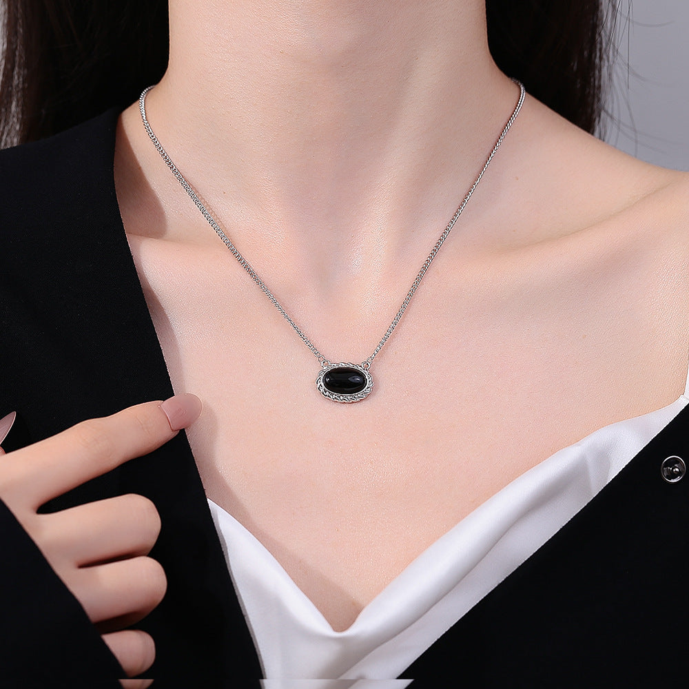 Women's French Style Vintage Thread Edge Twist Inlaid Natural Black Necklaces
