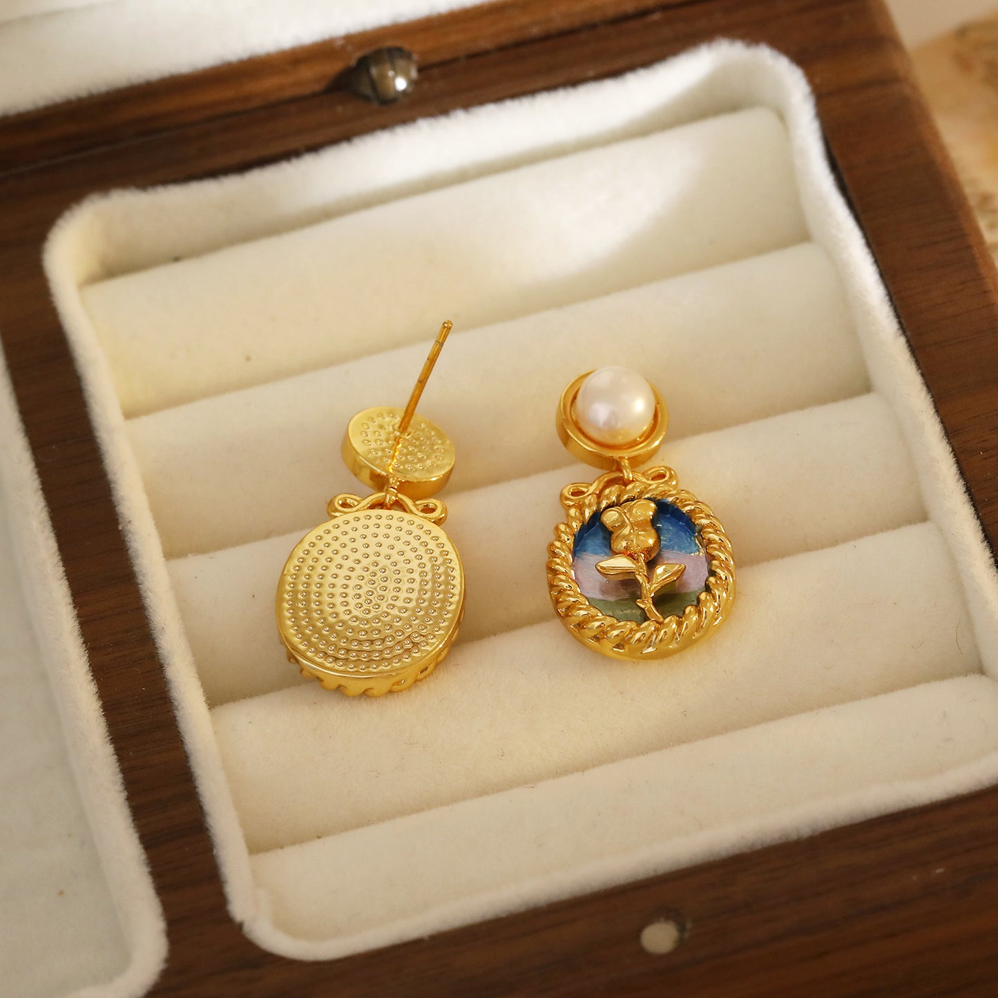 French Style Chinese Tulip Pearl Stylish Earrings