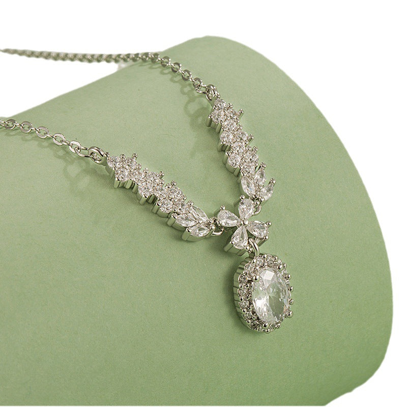 Female Flash Goose Egg Zircon Clavicle Chain Light Necklaces