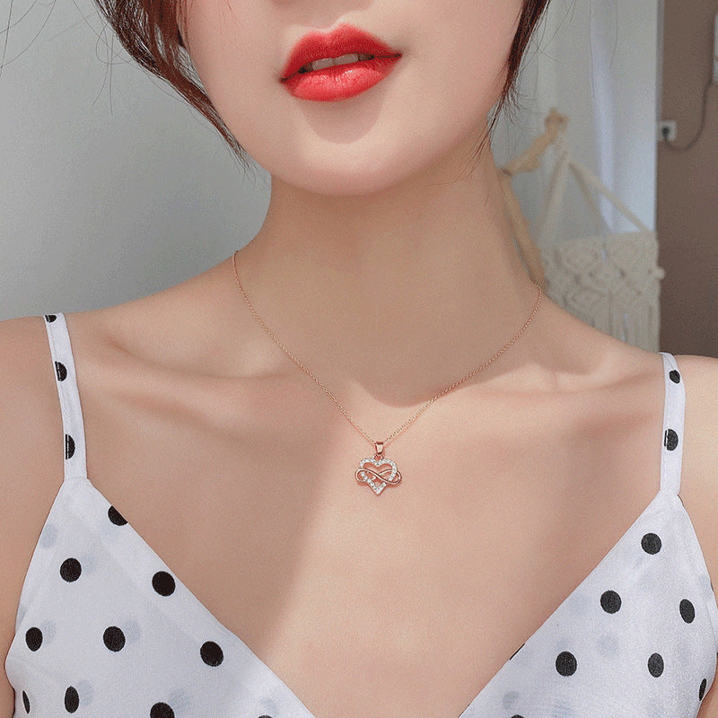 Women's Infinite Love Simple Heart-shaped Clavicle Necklaces