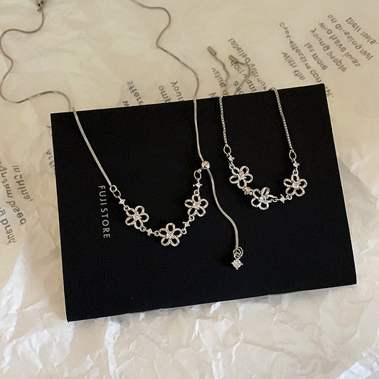 Women's Metal Flower Design Sense Niche Personality Necklaces