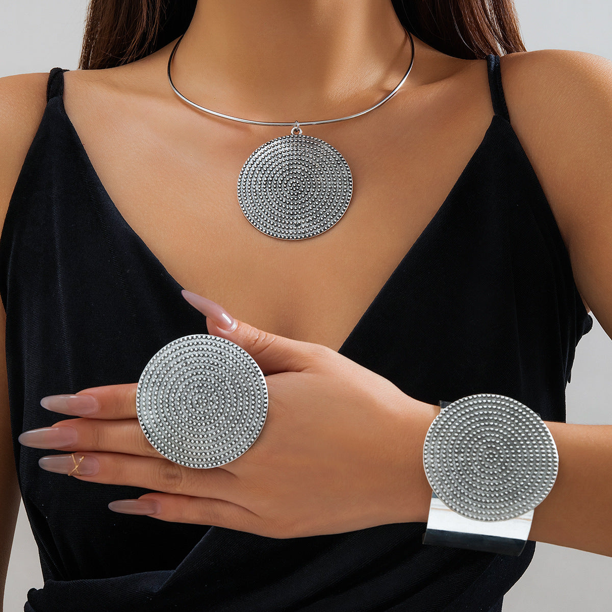 Exaggerated Diameter Big Round Slice Pendant Cold Necklaces