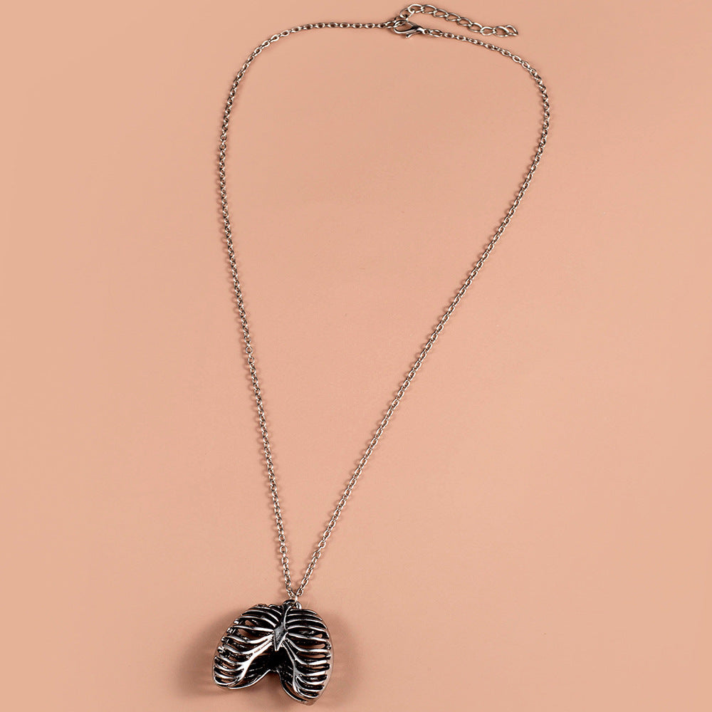 Colliers gothiques avec pendentif en forme de cœur en métal, chaîne de clavicule