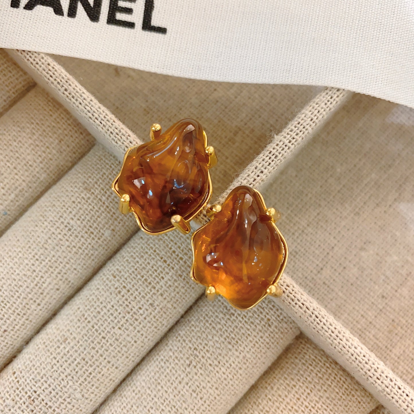 Women's Amber French Style Temperament High Sense Earrings