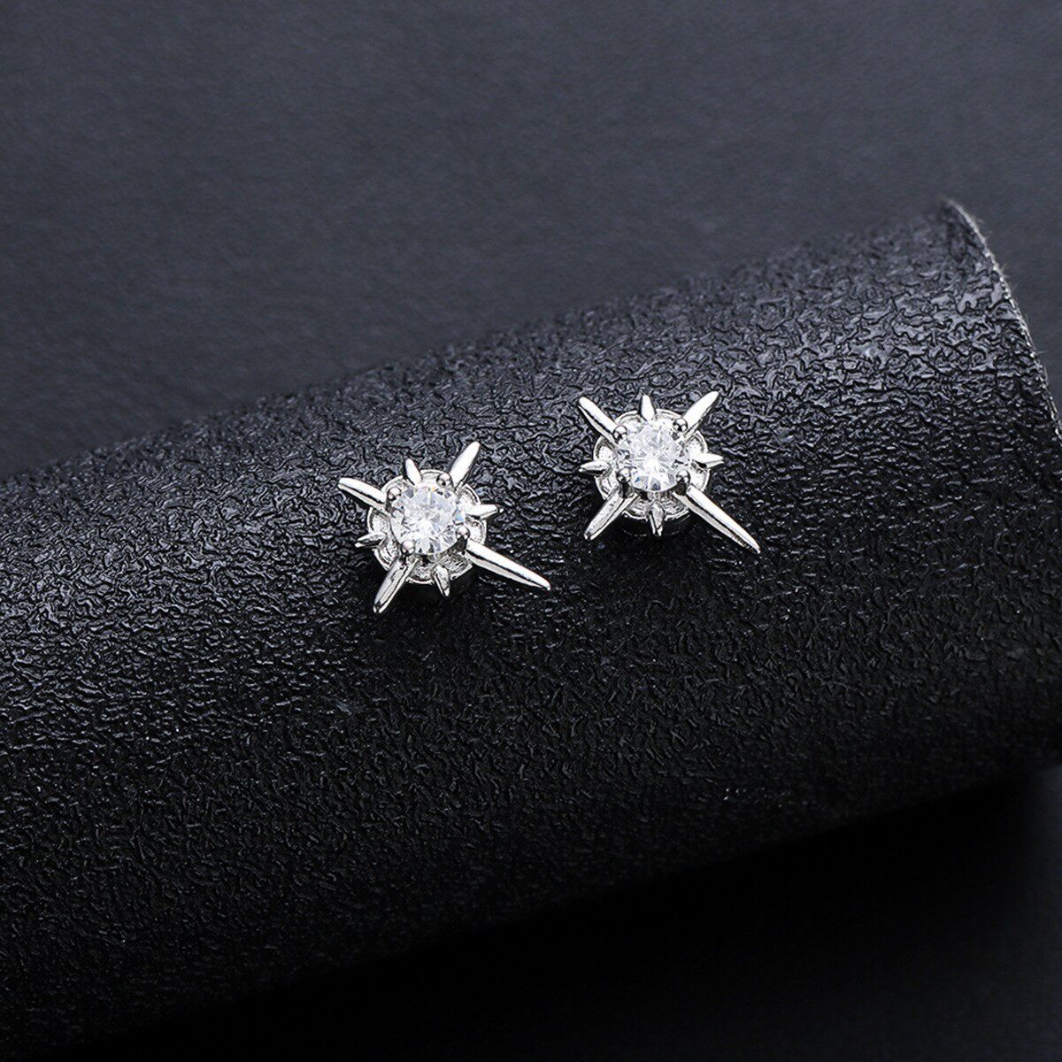 Men's Earless Light Luxury Fashion Female Niche Ear Clip