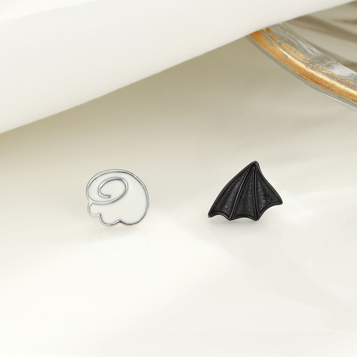 Women's Wings Niche Personality Ornament Fashionable Asymmetric Earrings