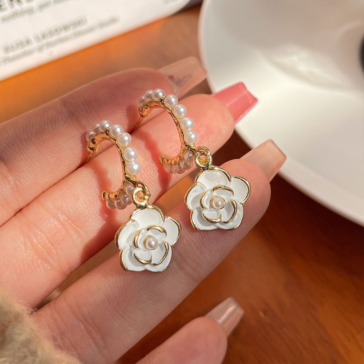 Women's Camellia Type Pearl For Niche Design Earrings