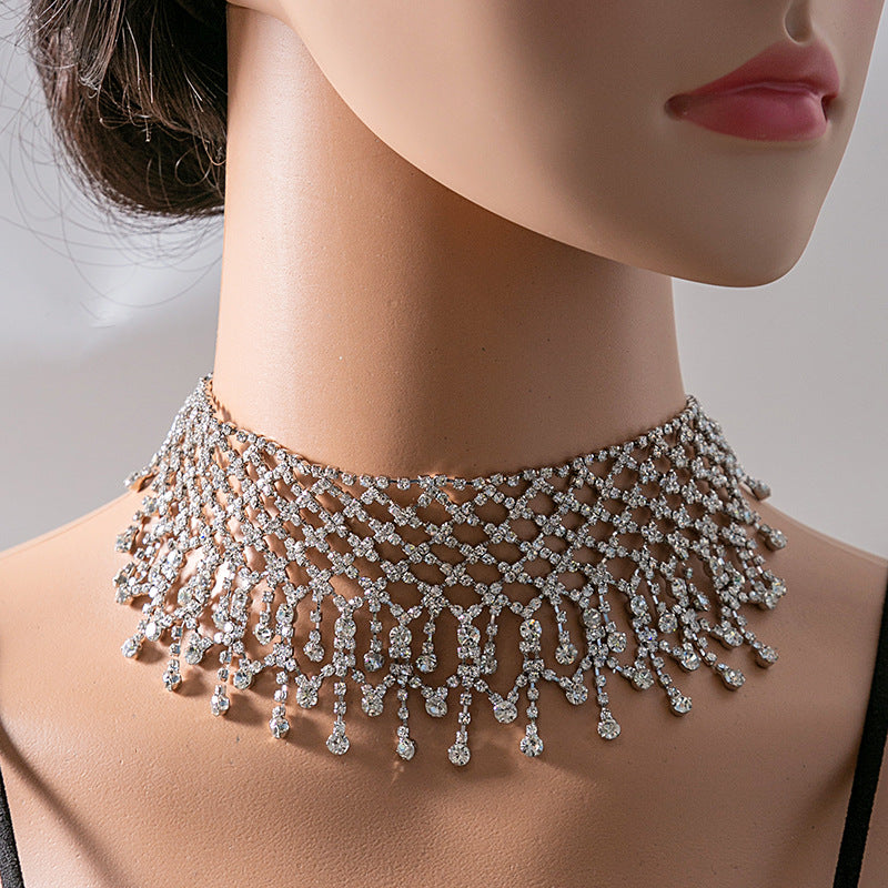 Leichte, luxuriöse, hochwertige, vielseitige Halsketten mit Strass-Quaste für Damen