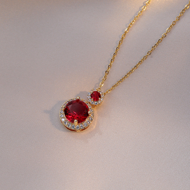 Women's Luxury Retro Inlaid Jewel Niche Design Style Necklaces