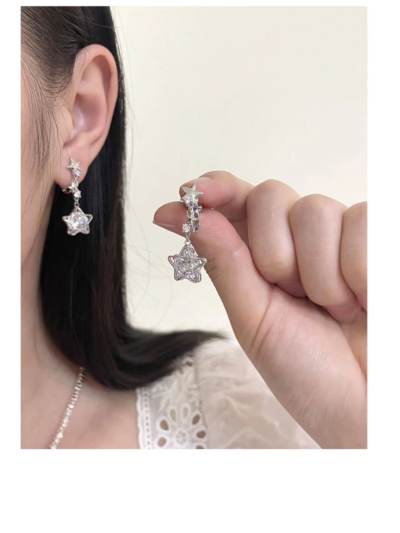 Boucles d'oreilles légères avancées en Zircon, conception de Niche