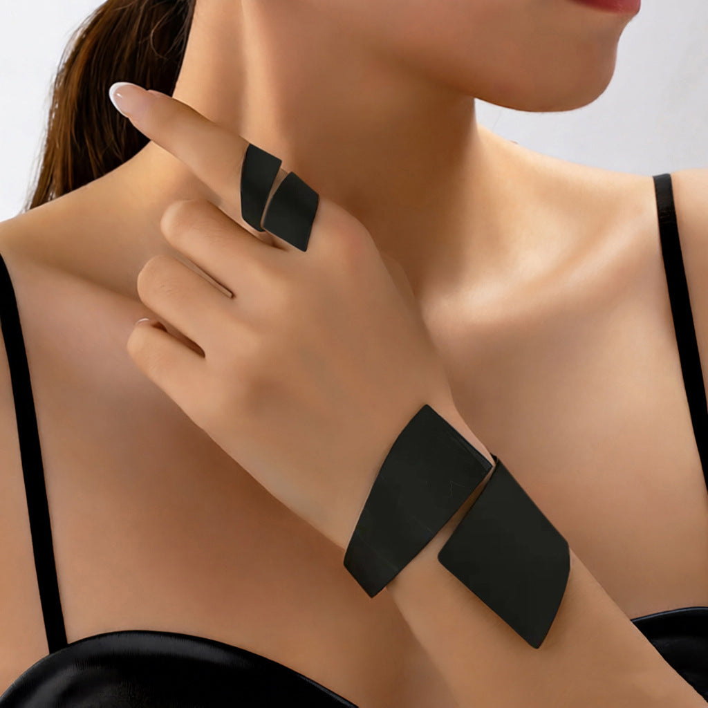 Adjustable Size Wide Opening Personality Fashion Bracelet