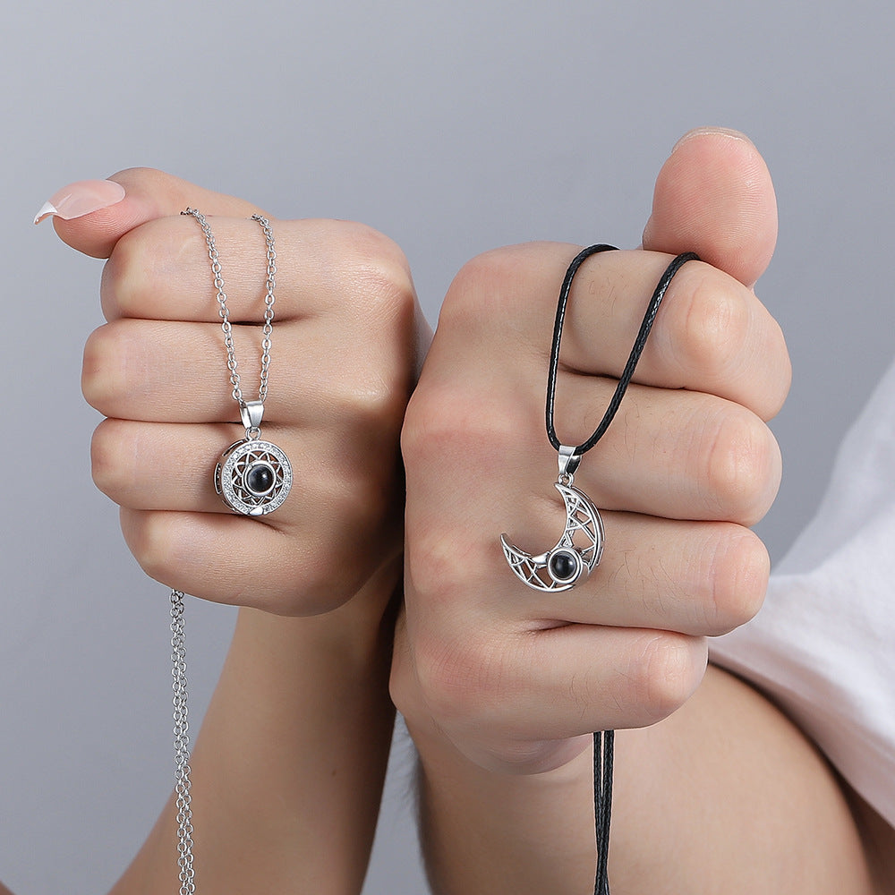 Colliers pour femmes, hommes et projection de couple de lune, une paire