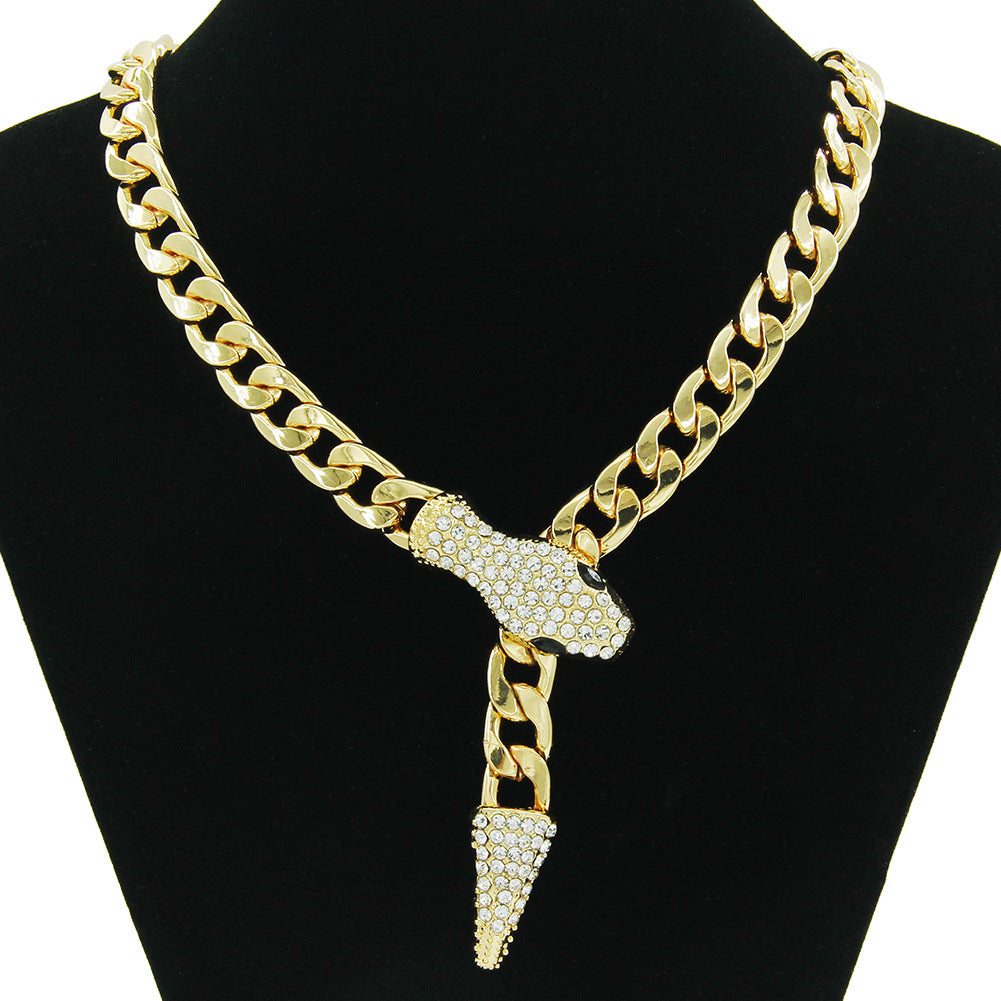 Colliers magnétiques courts à tête de serpent entièrement diamantés