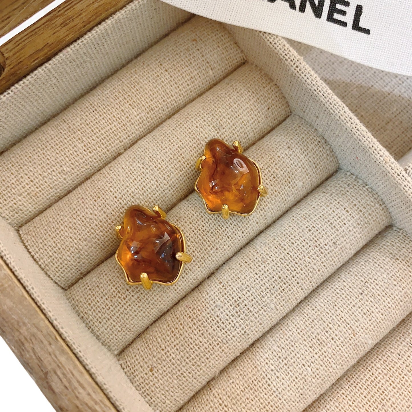 Women's Amber French Style Temperament High Sense Earrings