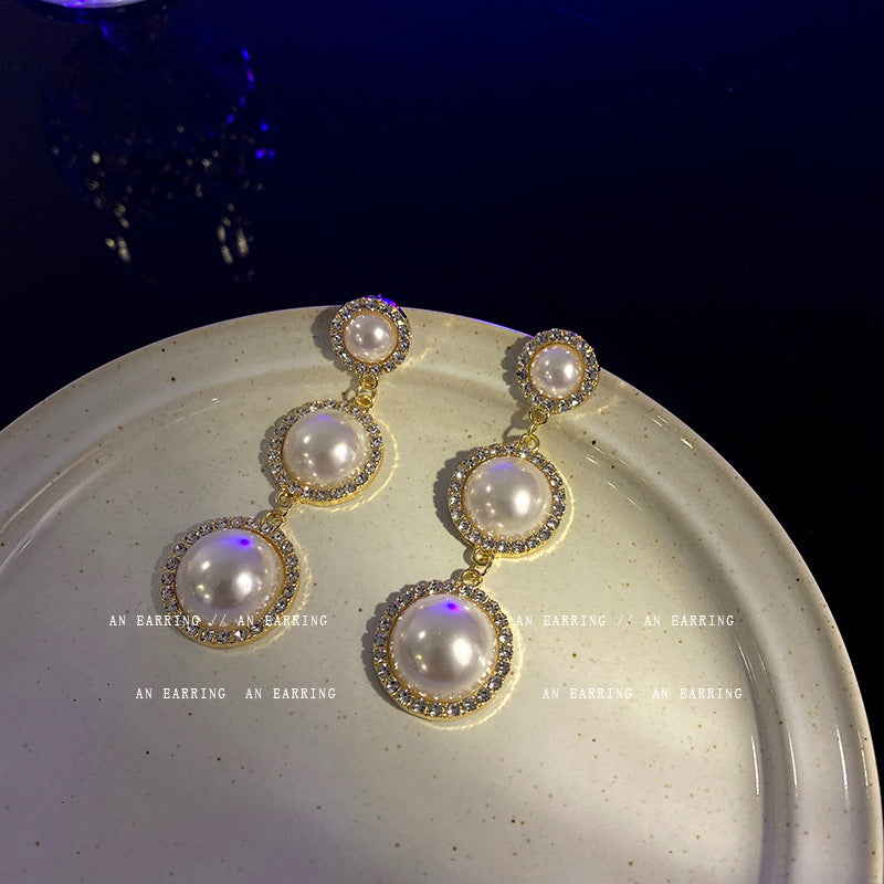 Women's Unique Design Exaggerated Geometry Cold Style Elegant Pearl Refined Earrings